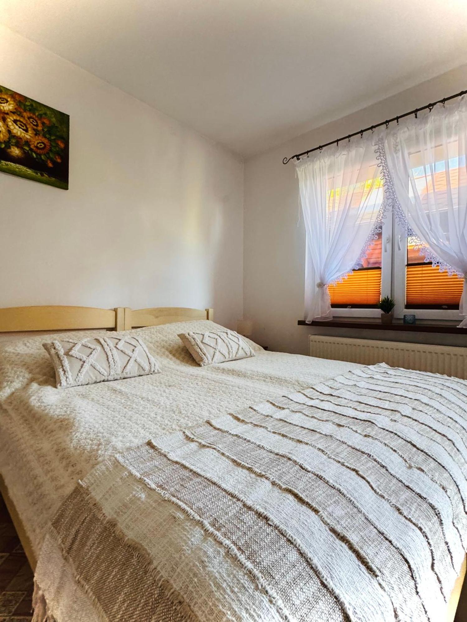 Pokoje Goscinne U Sary Ujście-Darłowskie Extérieur photo